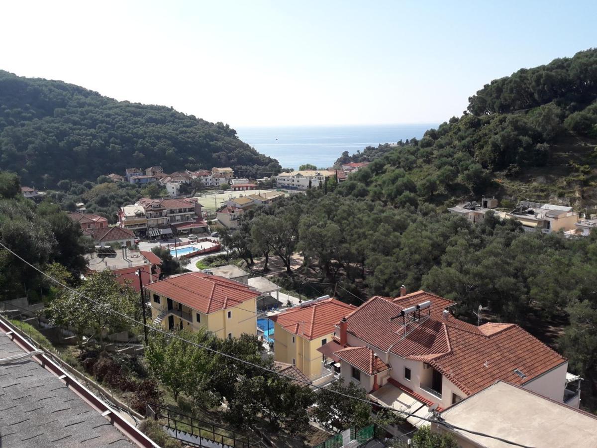 Petrino Apartments Parga Bagian luar foto